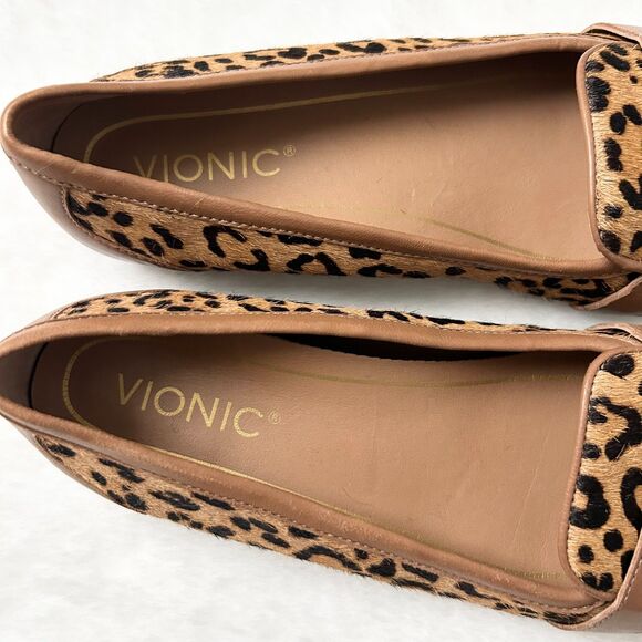 Vionic Savannah Flat Loafer in Tan Leopard Size 6 chic feminine - Picture 4 of 6